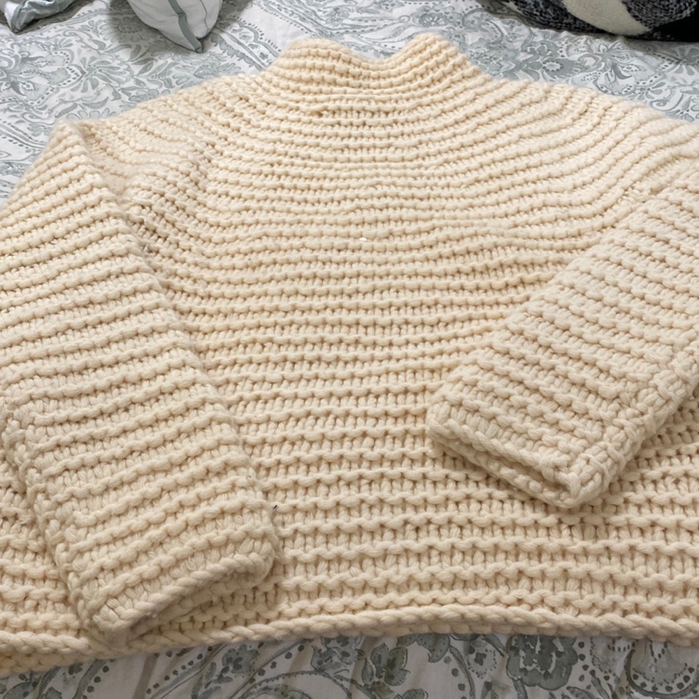 Stunning Gap sweater